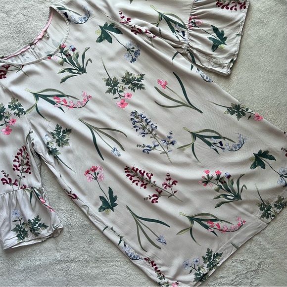 Joules Dresses & Skirts - Joules Gardenia Botanical Floral Bell Sleeve Woven Shift Dress Silver Gray Sz 12